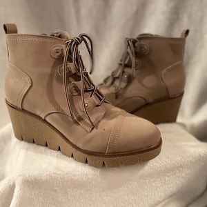 Tan heeled boots